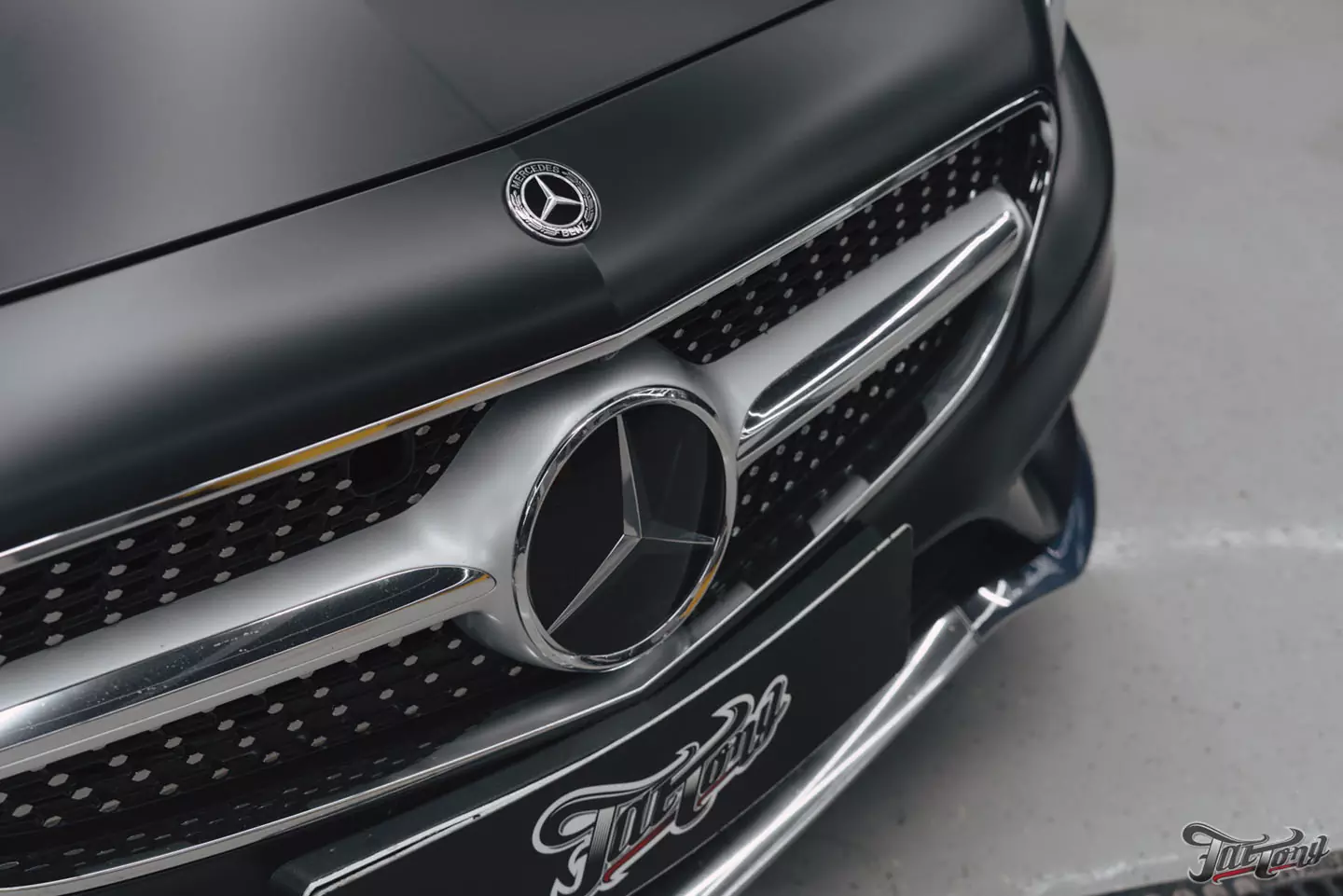 Смена стиля Mercedes S-class Coupe! Оклеили кузов в темно-серый винил от Oracal, окрасили диски